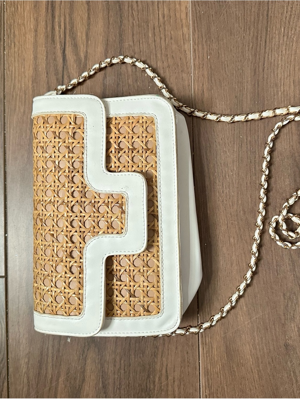 Francesca's Collections White and Tan Woven Crossbody with Gold Chain